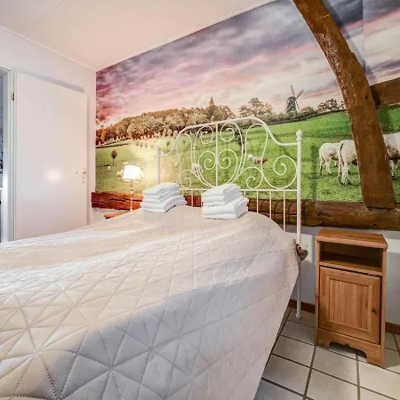 Comfy In With Garden Holiday home